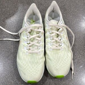 Nike women’s zoom running shoes, size 10